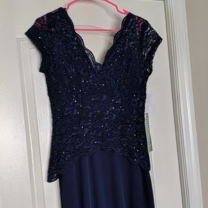 NWT Beautiful and flattering navy gown